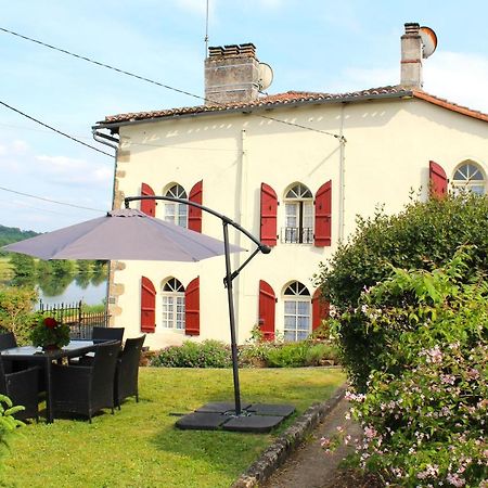 La Maison Du Passeur Availles-Limouzine Dış mekan fotoğraf