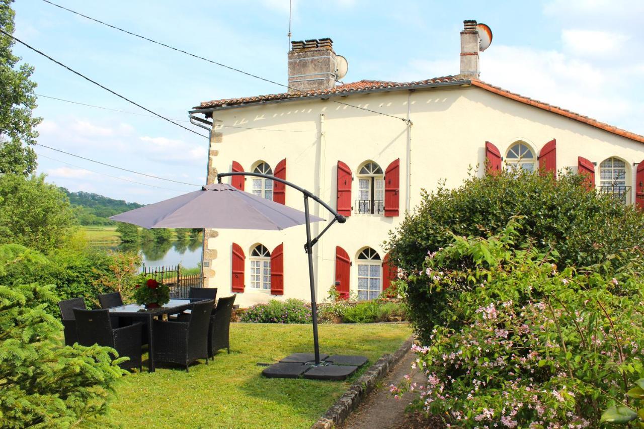 La Maison Du Passeur Availles-Limouzine Dış mekan fotoğraf